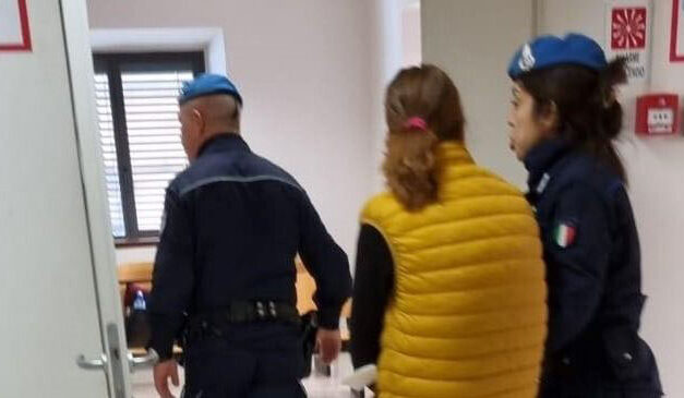 Gyakran azt hiszi, Alex él: egyre aggasztóbb annak a magyar anyának a mentális állapota, aki Olaszországban oltotta ki a kisfia életét