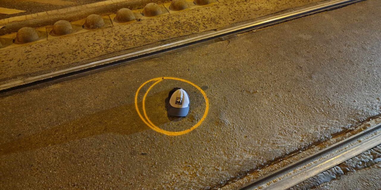 „Örültünk, hogy sír, mert tudtuk, hogy biztosan életben van” – családja szerint egy banda elől menekült az a 10 éves kisfiú, akit elgázolt a villamos a 9. kerületben