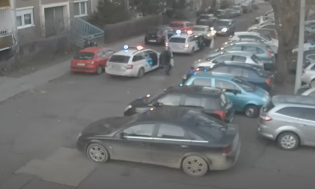 Kerületeken át tartott a hajsza: gyalogosokat is majdnem elsodort a rendőrök elől menekülő drogos sofőr