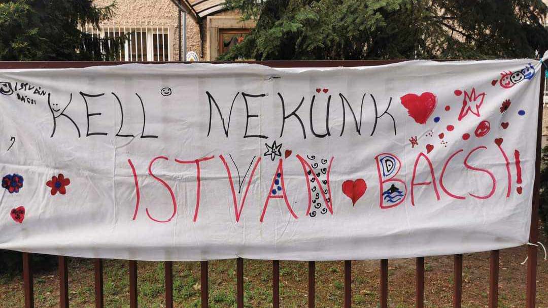 Engedett a minisztérium a diákok és a szülők akaratának? – mégis maradhat a csepeli iskola igazgatója