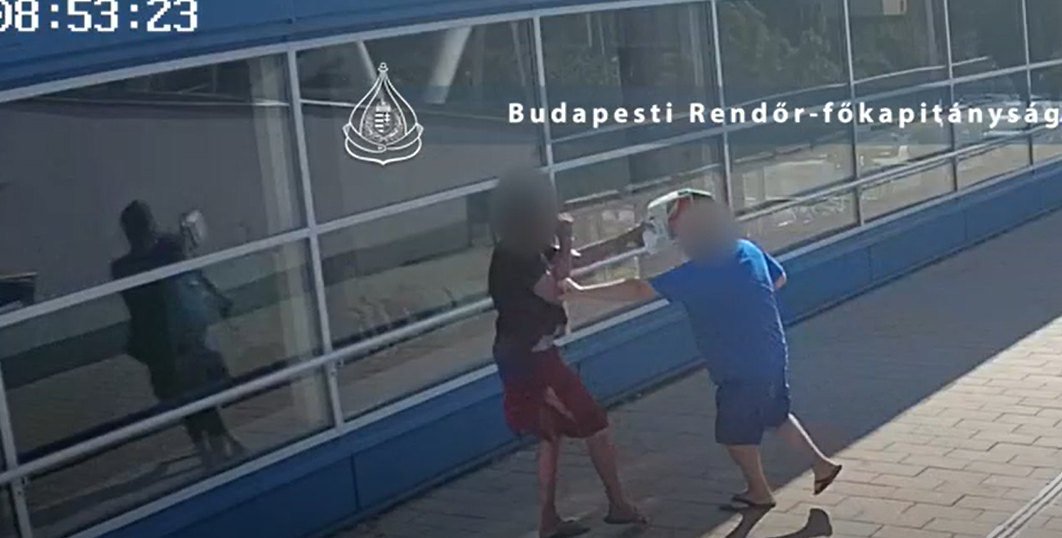 Defibrillátorral ütötte le az úszómestert egy megháborodott férfi egy zuglói uszodában – videón a szürreális eset