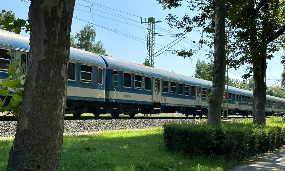 Megint a MÁV: Eltört a sín a Nyugati pályaudvar és Kőbánya között, óriási káosz várható