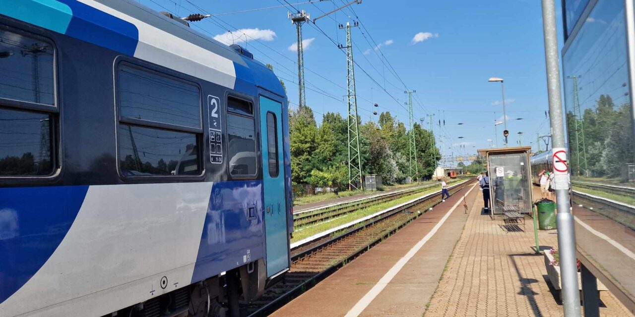 Vasárnap a MÁV-nál: megint átment egy vonat a piroson, leállították a vasúti közlekedést Ferencváros és a Keleti pályaudvar között