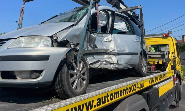Gyűrődtek a vasak Biatorbágyon – a mentőknek is volt dolguk a Volkswagen és a Toyota ütközése után – HELYSZÍNI FOTÓKKAL