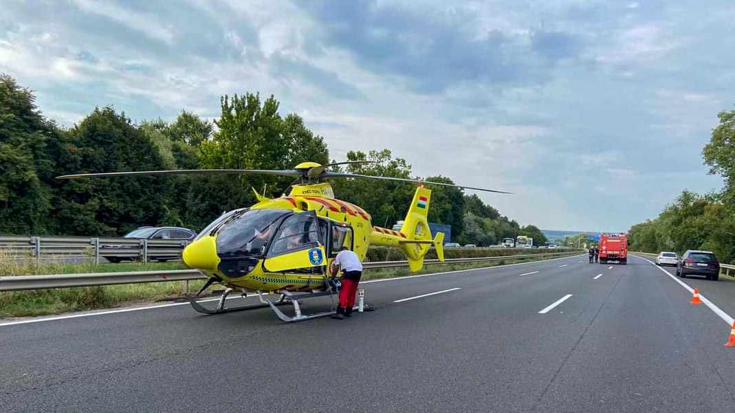 Szörnyű karambol az M7-esen: az egyik balesetező autóban egy kisbaba is volt – Drámai fotók a helyszínről