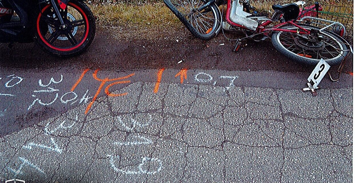 Döbbenetes: robogóval vontatott egy kerékpárost a fiatal fiú Abonyban, drámai vége lett – fotók a helyszínről