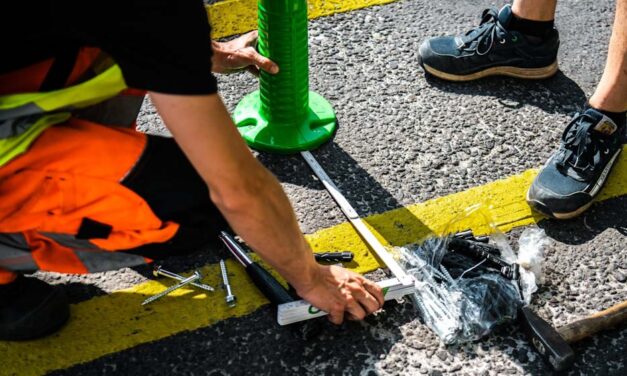 Tovább bővül a nagykörúti biciklisáv, itt is megjelennek a hírhedt karók – holnap kezdik építeni