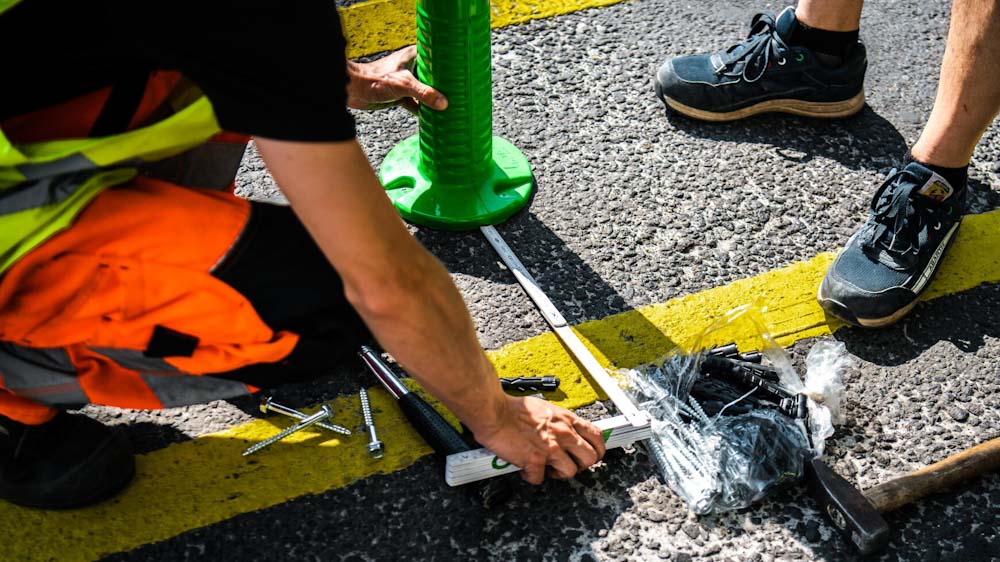 Tovább bővül a nagykörúti biciklisáv, itt is megjelennek a hírhedt karók – holnap kezdik építeni