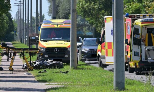 „Mi van a fiammal, mondjanak már valamit!” – Motoros rohant egy autóba Csepelen, súlyosan megsérült a motoros