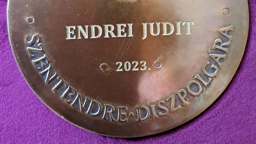 „Ez most a legnagyobb boldogság az életemben” – Szentendre díszpolgára lett Endrei Judit