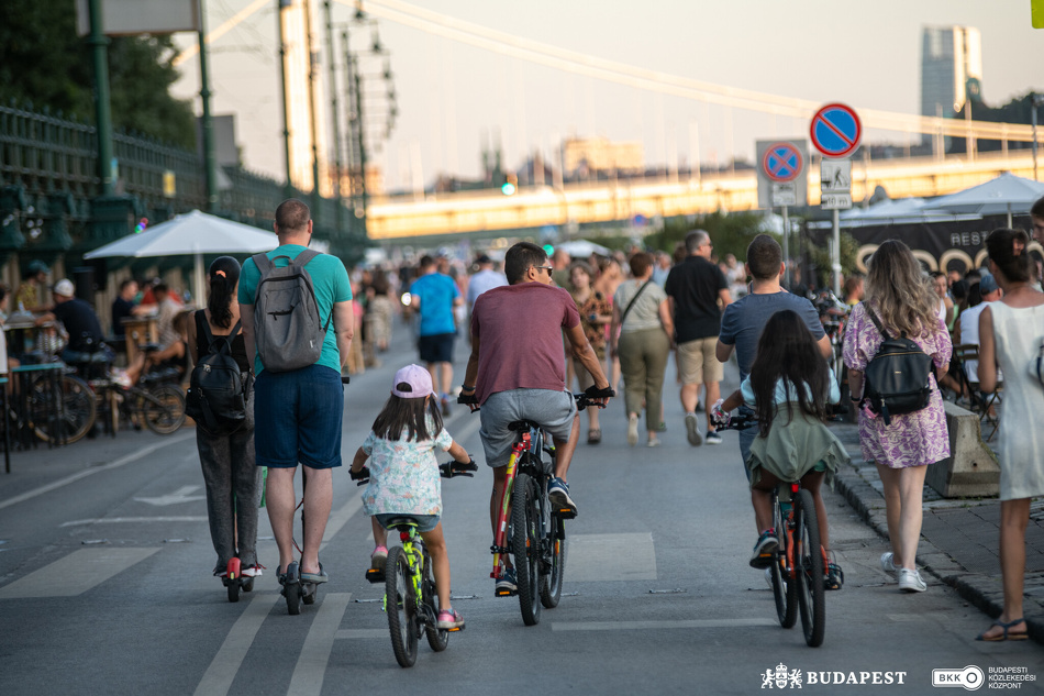 A Pesti alsó rakpartról üzent a BKK: ezeken a napokon nem lehet majd behajtani autóval