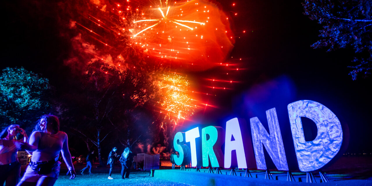 Alig ért véget a Sziget, máris kezdődik a STRAND Fesztivál: mutatjuk, hogy juthatsz el a legkönnyebben a fővárosból Zamárdiba