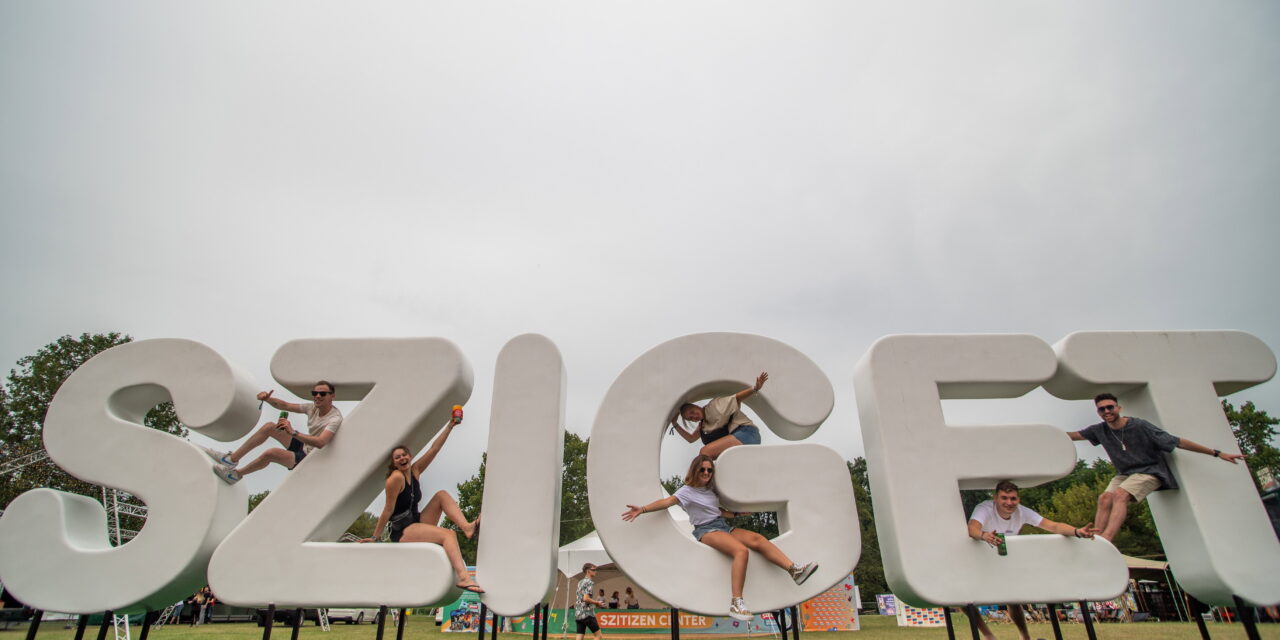 Közlekedés, ingyen víz, jóárasított főétel: itt van minden, amit a holnap startoló Sziget fesztiválról tudni kell