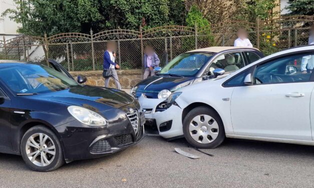 Durva csattanás az egyik fővárosi kereszteződésben – Rendszeresek itt a szabálytalanságok, most is ez okozta a bajt