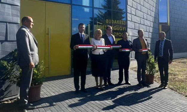 „Büszke vagyok a budakeszi orvosokra” – új egészségügyi központot avattak a Zsámbéki-medencében, közel felére csökkennek a térségben a várólisták