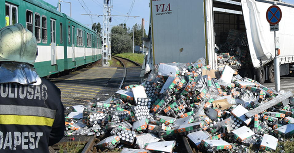 „Ez a gyártmány elpusztíthatatlan” – újjászületett a HÉV-szerelvény az emlékezetes soroksári „üdítős baleset” után FOTÓKKAL!