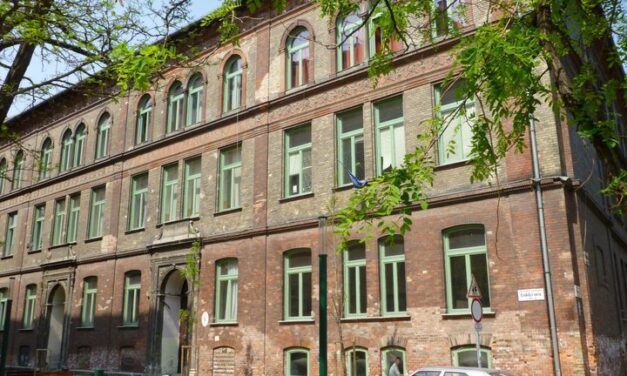 Hidegzuhany Józsefvárosban: egy nappal az iskolakezdés előtt derült ki, hogy nem lesz oktatás az egyik iskolában