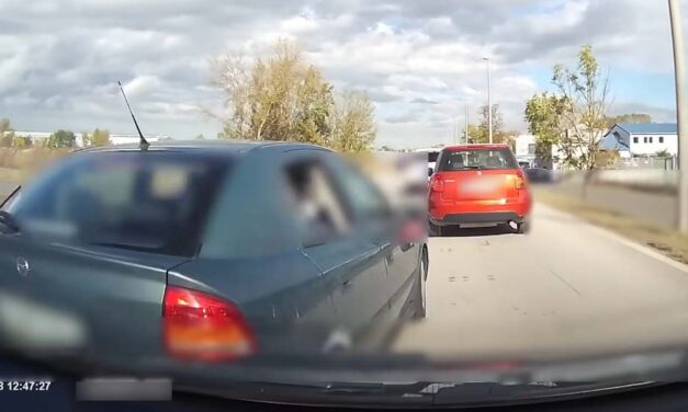„Sajnos pont nálam csattant” – balesetet okozott egy ámokfutó Dunakeszin, majd cserben hagyta a baleset áldozatát – videó