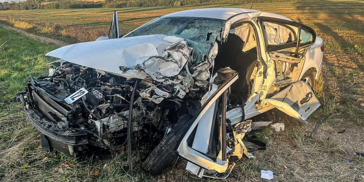 Halálos tömegbaleset a repülőtér közelében, négy autó és egy motoros ütközött, vétlen sofőr vesztette életét HELYSZÍNI FOTÓKKAL