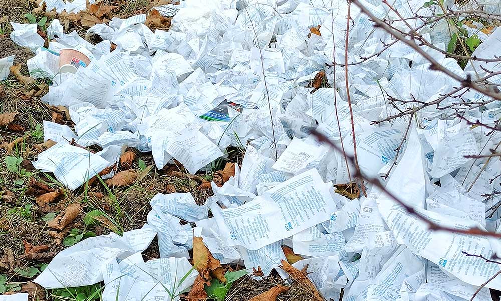 OMW-szemét csúfítja el Szentendre környékét, többen felháborodtak, hogy a világcégnél valaki illegálisan szabadulhatott meg a hulladéktól