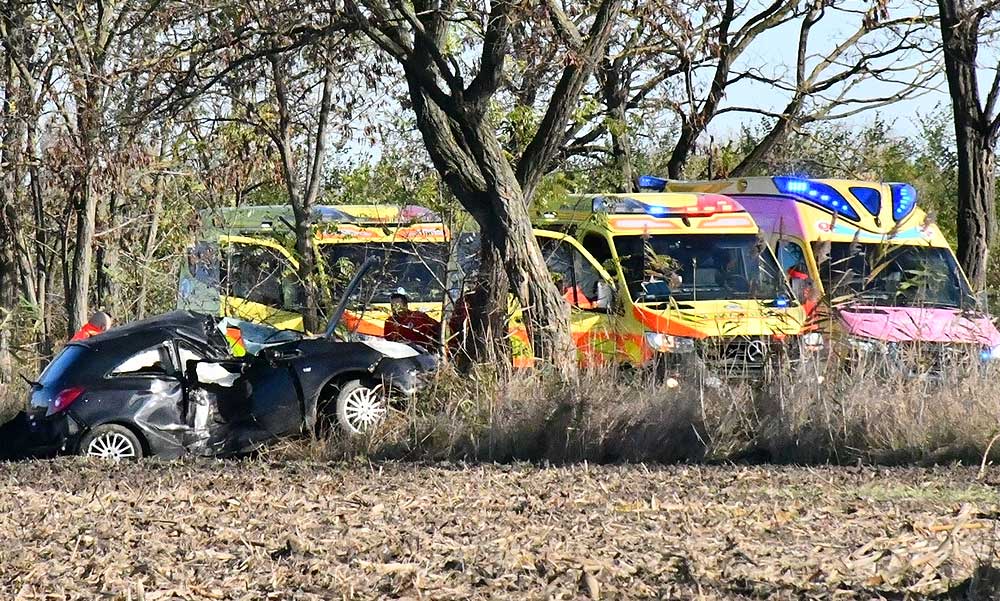 Kecskeméti baleset: meghalt a kisbaba, akit császármetszéssel emeltek ki a mentők édesanyjából