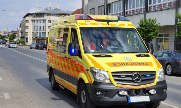 Rosszul lett a drogtól egy diák a gödöllői iskolában, mentő vitte el a diákot