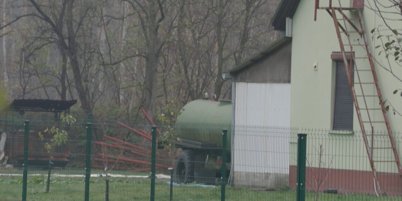 „A férje nagyon beteg, dolgozni sem tud, ezért Andi dolgozott több műszakban” – három félárvát hagyott maga után a pálinkafőzőben meghalt 43 éves asszony