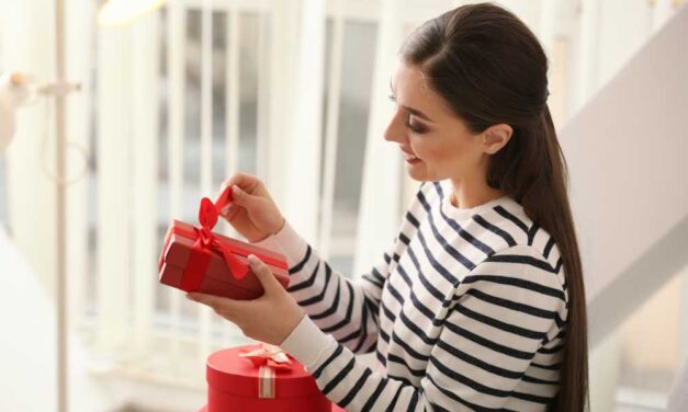 Hogyan válasszuk ki a tökéletes ajándékot a legjobb barátnőnknek?