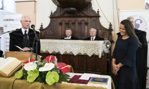 A kegyelmi döntés előtt Balog Zoltán szervezett találkozót Novák Katalin és K. Endre felesége közt: a református lelkész püspöksége is veszélybe kerülhet