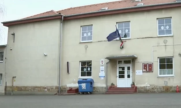 Leállt a szíve és összeesett egy diák matekórán: a tanár kezdte meg a 14 éves fiú újraélesztését