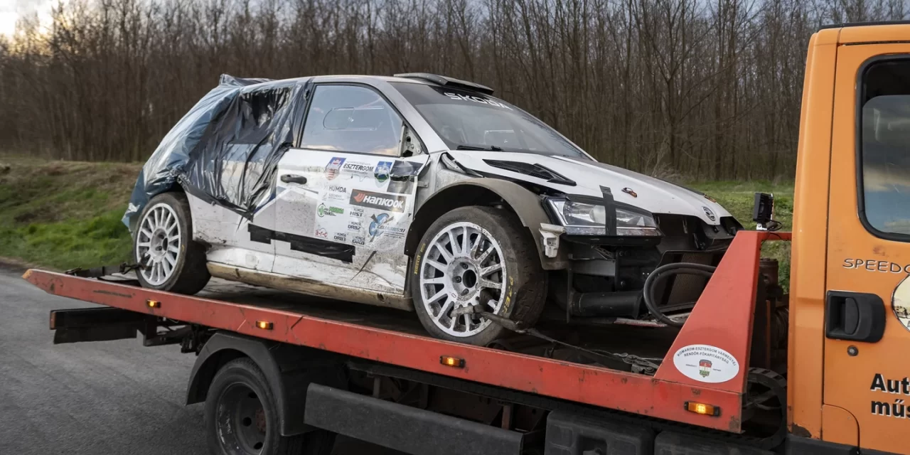 „Mély fájdalommal búcsúzunk Miától” – a rallybalesetben elhunyt 12 éves kislány sikeres sportoló volt Vácon, édesanyja a tragédia helyszínén halt meg