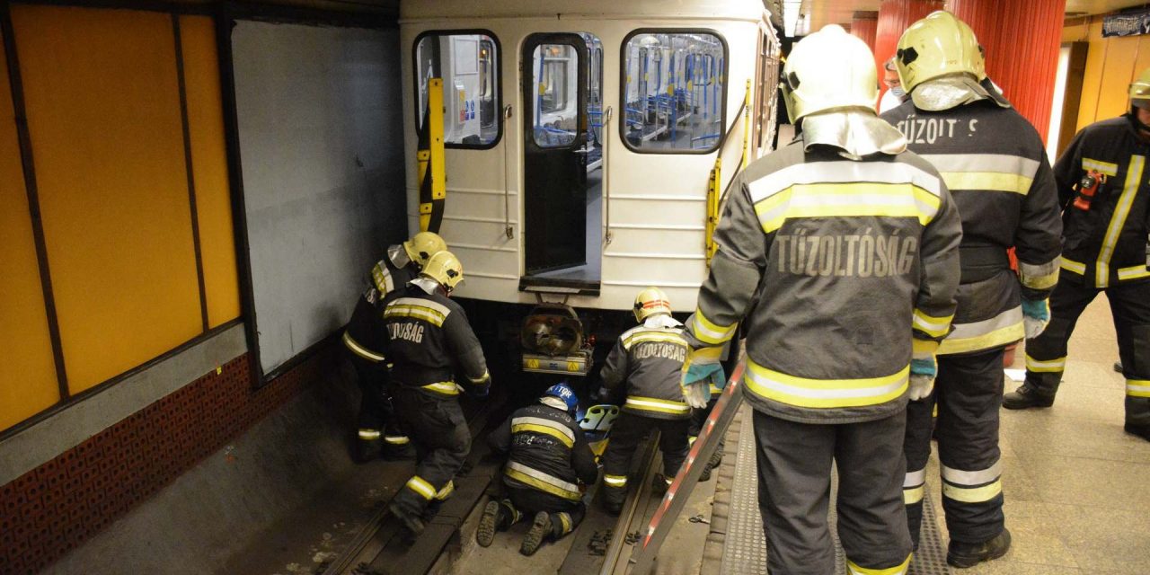 Elgázolt egy embert az M3-as metró, az utasokat kiterelik a megállókból