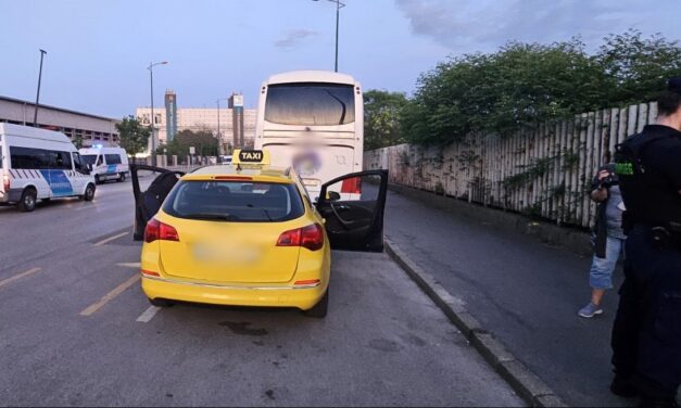 Taxirazzia: bedrogozott, engedély nélkül közlekedő, túlszámlázó taxisokat fogtak a rendőrök Budapesten