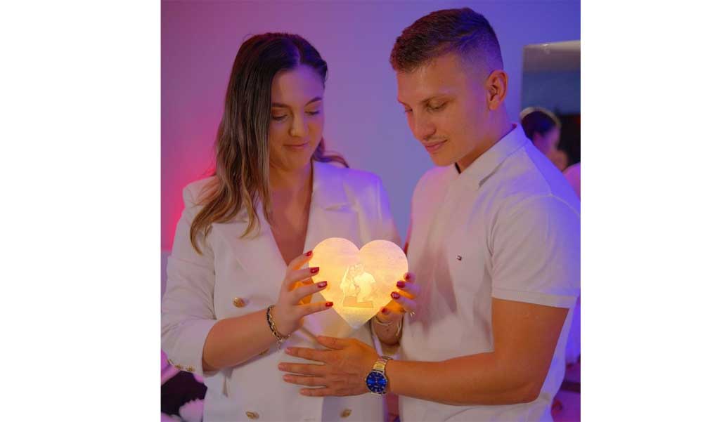 Ezért ajándékozzunk egyedi holdlámpát