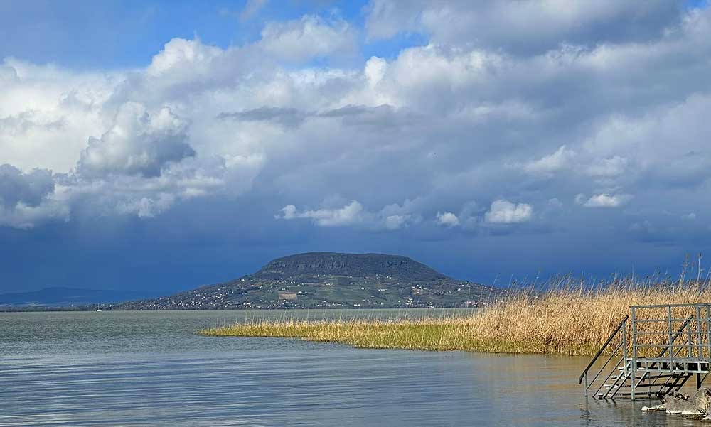 Brutális számok – Nagyot drágultak ismét a balatoni szállások, Almádi és Füred vannak az élen