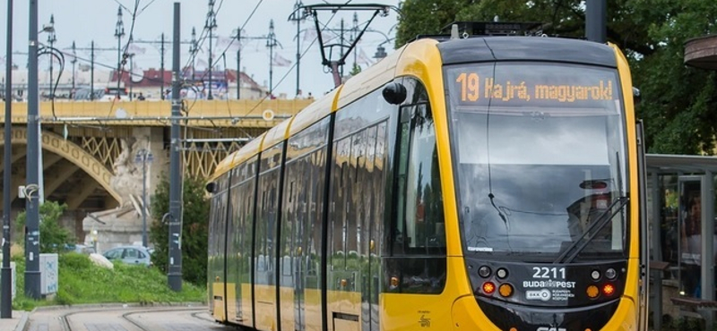 BKK: a megállóban várakozva is követhetjük majd a magyar válogatott eredményeit az Eb-n
