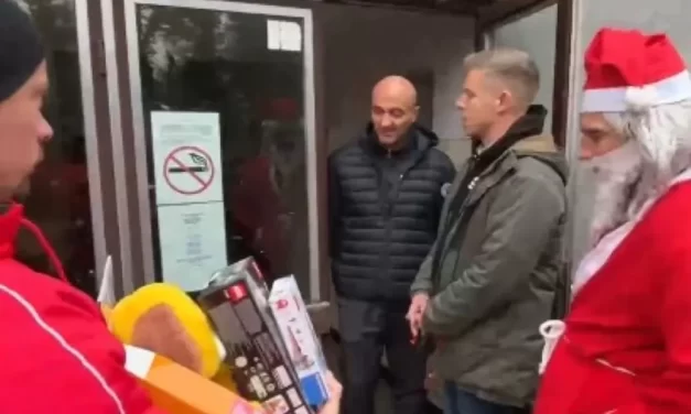 Gyermekbántalmazás gyanúja miatt felfüggesztették, majd visszahelyezték a fóti gyermekotthon igazgatóját: ő volt az a vezető, aki nem engedte be Magyar Pétert az intézménybe