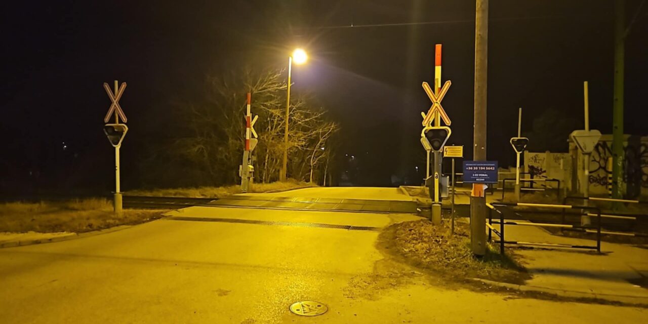 Leállt a vonatközlekedés Piliscsaba és Leányvár között péntek hajnalban, egy órát is késhetnek a szerelvények az esztergomi vonalon