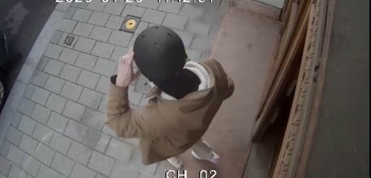 Letartóztatták a felesége meggyilkolásával gyanúsított férfit: így végezhetett gyermekei anyjával az ír férfi