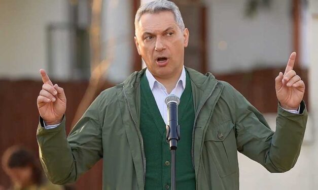 Lázár János kimondta Pátyon: Azért nem kezdik el a Budakeszi út felújítását, mert elbukná a Fidesz a választást