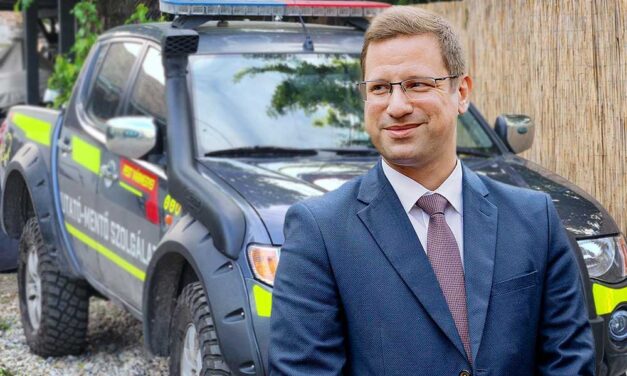 A közfelháborodás után meggondolta magát az Orbán-kormány minisztere és mégis adott pénzt a Pest megyei kutatómentőknek
