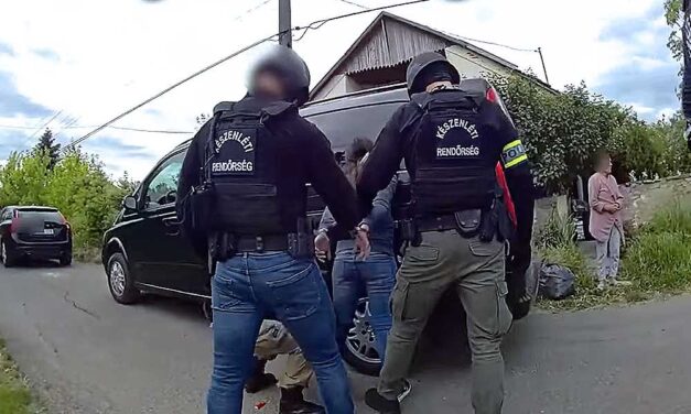 „Állítása szerint, nem ő a gyilkos” – megszólalt annak a 21 éves lánynak az édesanyja, aki a gyanú szerint, megölte 43 évvel idősebb élettársát Németországban