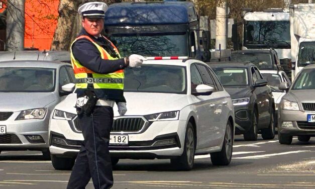 Kiszivárgott az új KRESZ! Elképesztő dolgokra kell felkészülniük az autósoknak, gyalogosoknak és a rollerezőknek