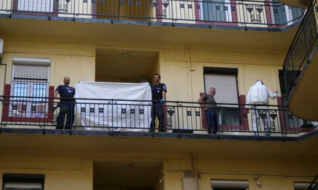 Újabb részletek az erzsébetvárosi gyilkosságról: szórakozni jöttek Budapetre a brit turisták, egy Airbnb lakásban késelte halálra az egyik a társát