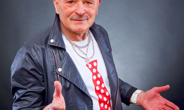 Őrbottyánban visszavonnák Nagy Feró díszpolgári címét, miután a Szőlő utcai ügyről azt mondta, hogy jól jártak a kiskorú lányok azzal, hogy futtatta őket az igazgató