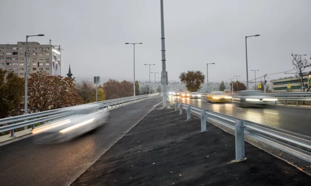 Flórián téri felújítás: ideiglenes buszsáv segíti a közösségi közlekedést az Árpád híd Pestről Budára vezető oldalán