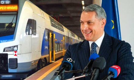 Jó hír! Lázár János szerint már csak kétszer kell nyernie a Fidesznek ahhoz, hogy rendbe tegyék a MÁV-ot