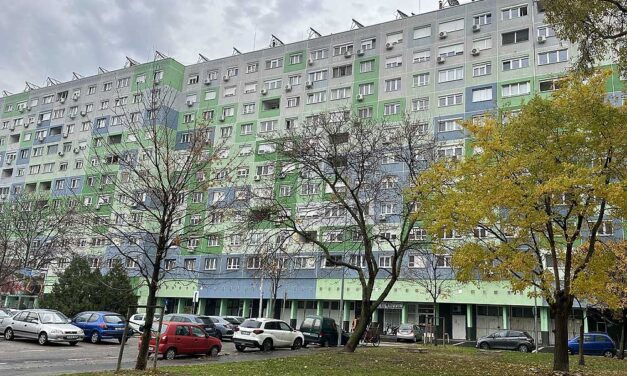 “Fenntarthatatlan helyzet” – ugyanannyiba kerülnek a panelek, mint az újépítésű lakások – árcsökkenés jöhet Budapesten