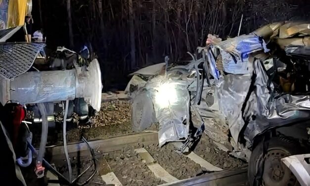 Szentmártonkátai vonatbaleset: magához tért a tragédia egyetlen túlélője, Viktória nem tudja, hogy 5 társa szörnyethalt az autóban