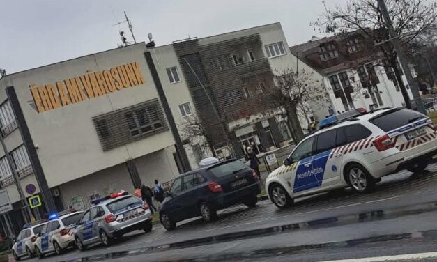 Bombafenyegetést kapott az érdi ukrán önkormányzat, kiürítették a Polgármesteri Hivatalt